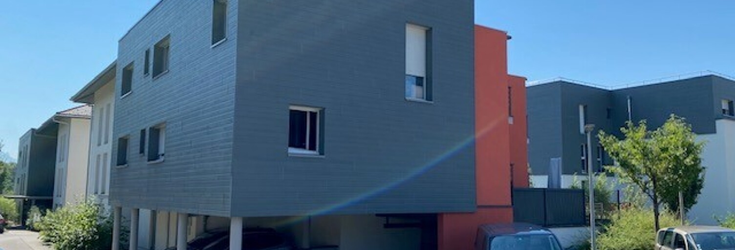 Garage   m² à louer à Annecy (74370)