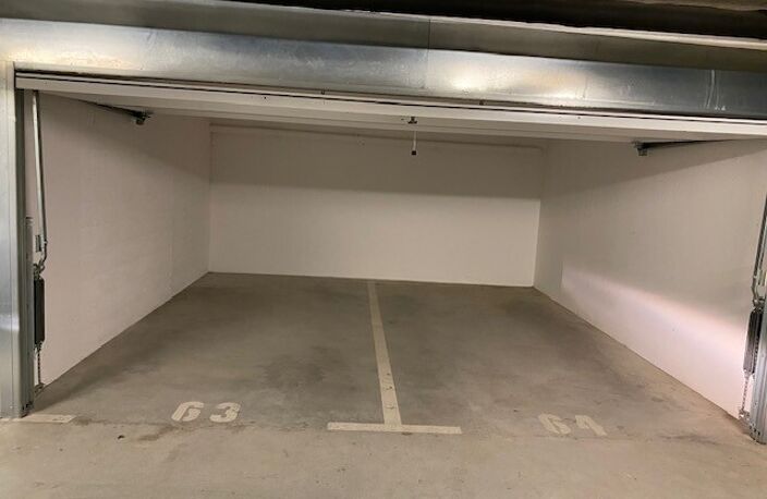 GARAGE — photo 2