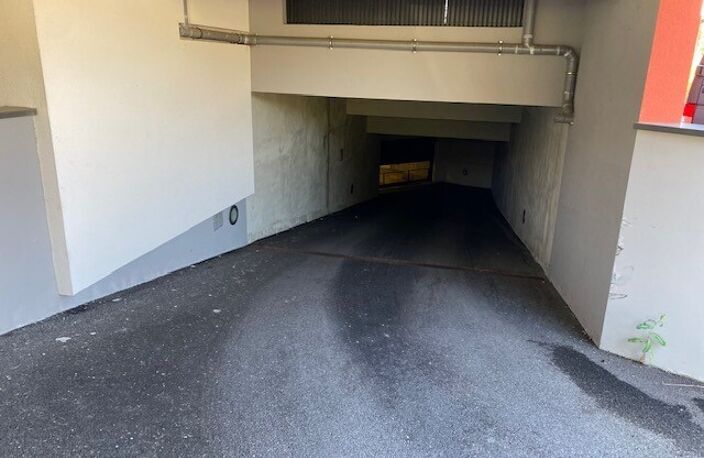 GARAGE — photo 5