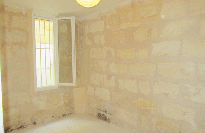 A VENDRE APPARTEMENT DE TYPE 2 LOUE - SECTEUR BORDEAUX VICTOIRE / CAPUCINS — photo 3
