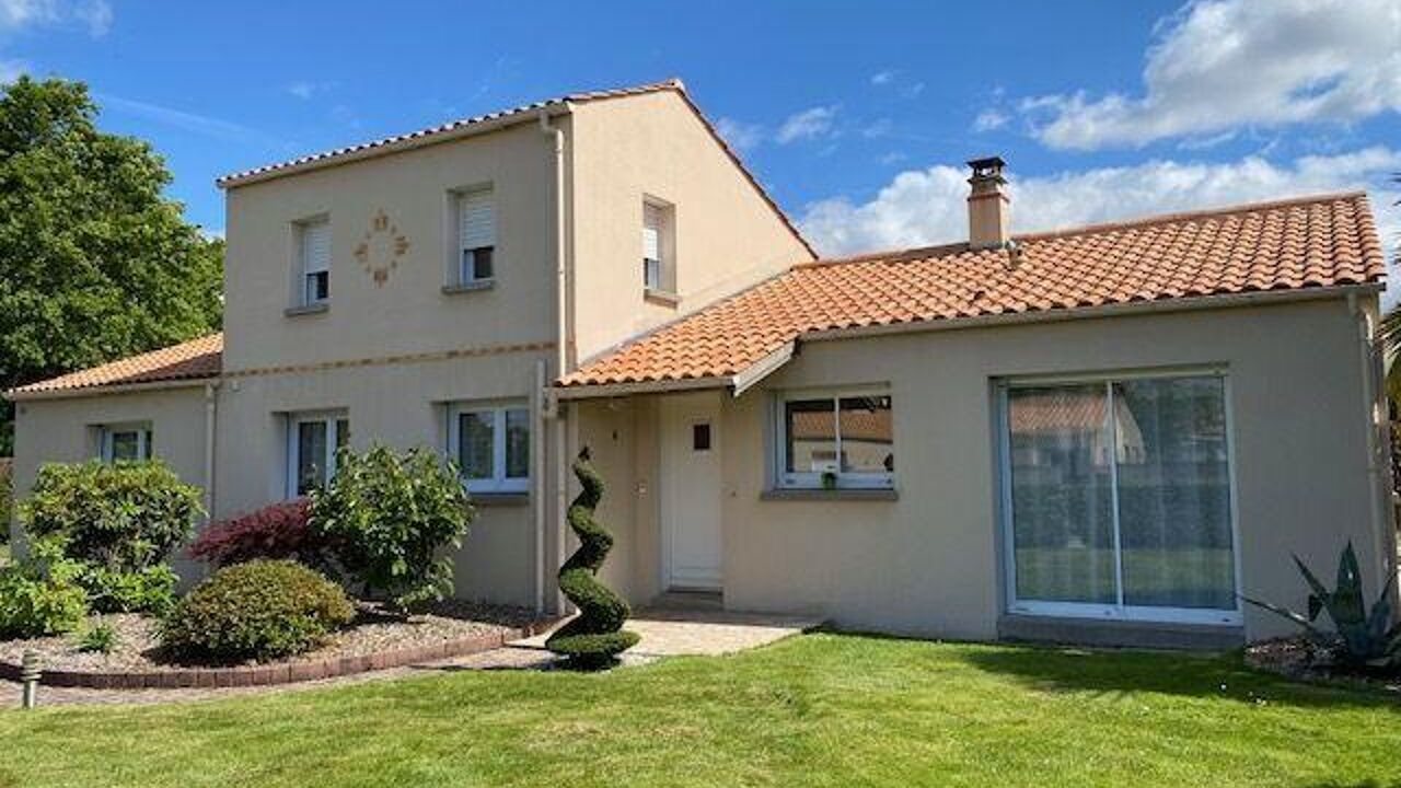 maison 6 pièces 145 m2 à vendre à Nesmy (85310)