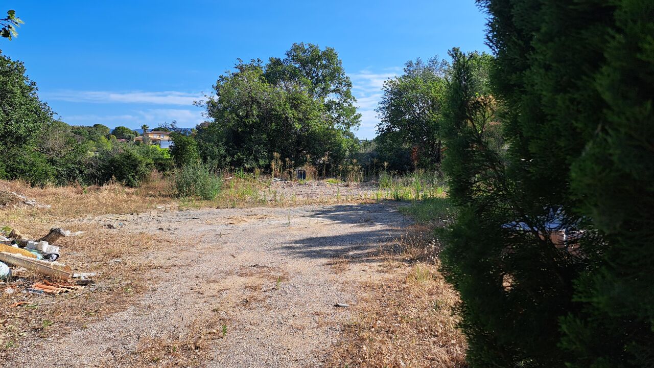 terrain  pièces 545 m2 à vendre à Roquebrune-sur-Argens (83520)