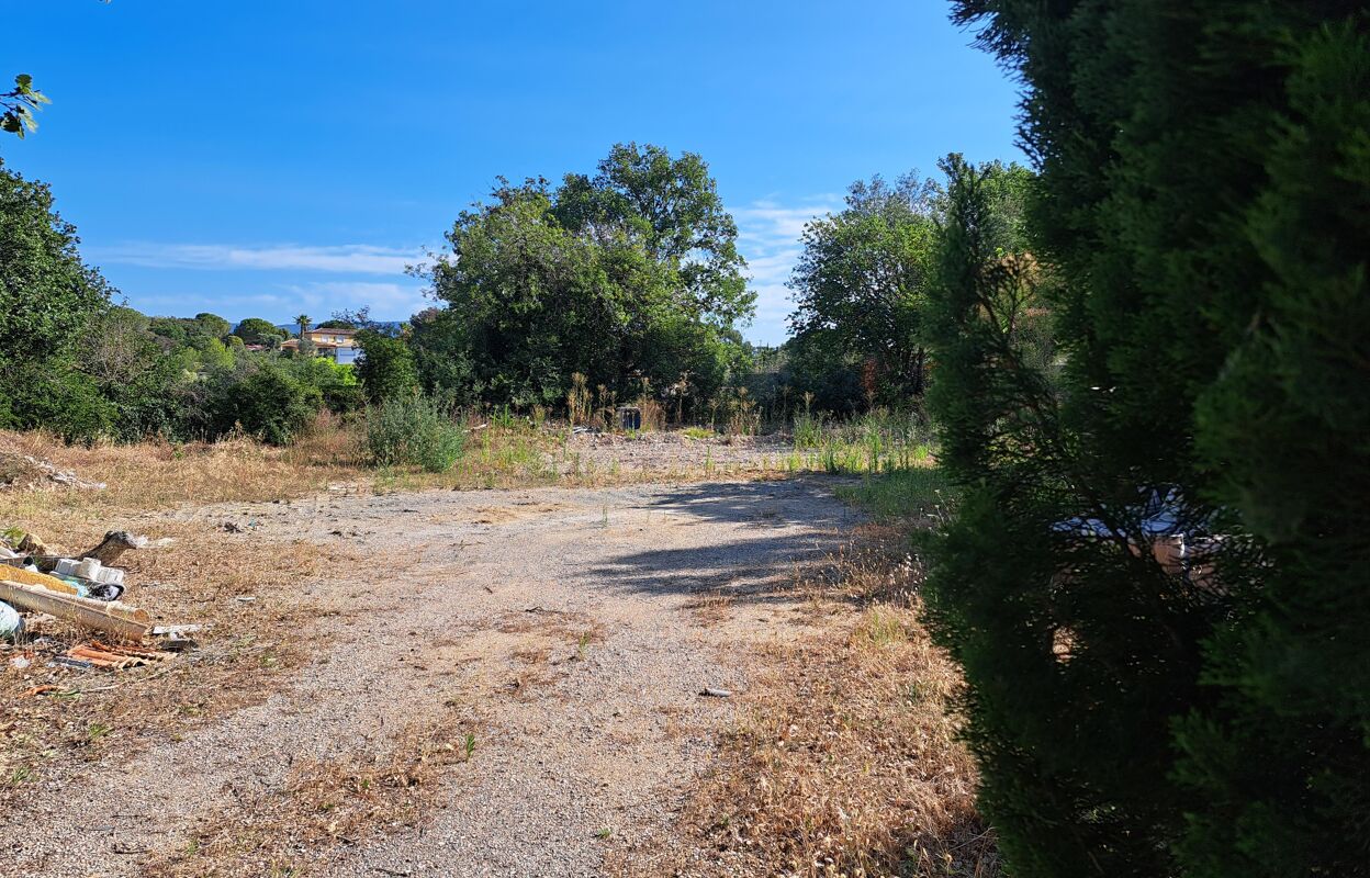 terrain  pièces 545 m2 à vendre à Roquebrune-sur-Argens (83520)