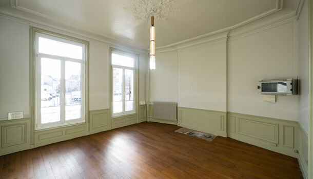 Bureau 3 pièces  à louer Reims 51100