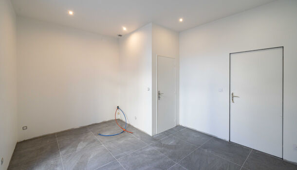 Bureau 3 pièces  à louer Reims 51100