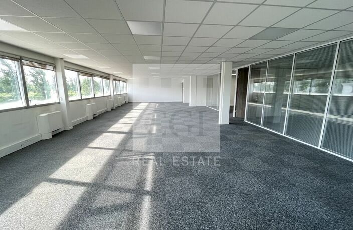 BUREAUX à LOUER — photo 4