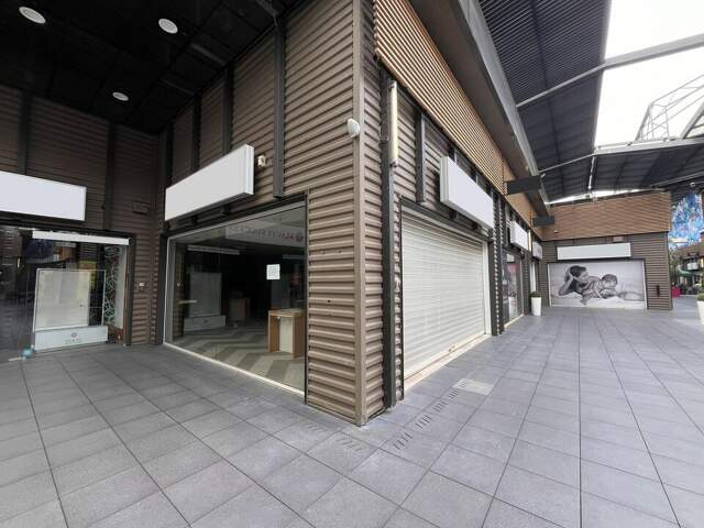 LOCAL COMMERCIAL à LOUER — photo du bien