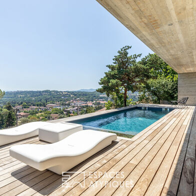 Maison 5 pièces 252 m²