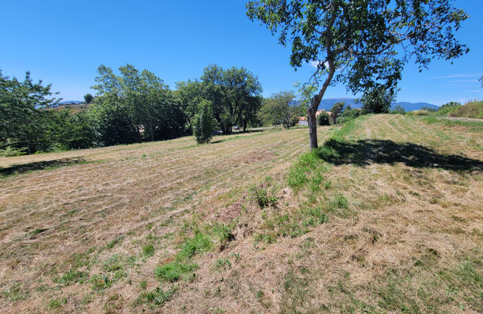 Terrain constructible de 3394m2 sur la commune de Tourette du Chateau. — photo 4