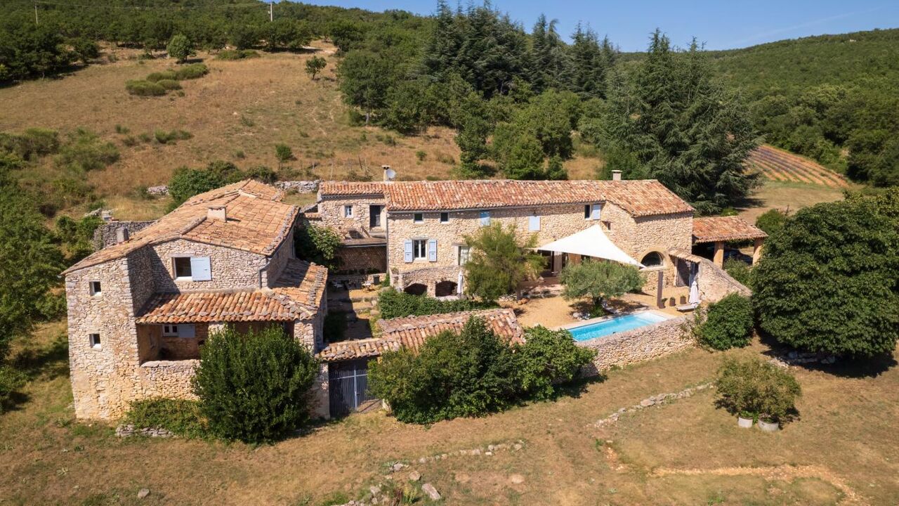 maison 10 pièces 358 m2 à vendre à Simiane-la-Rotonde (04150)