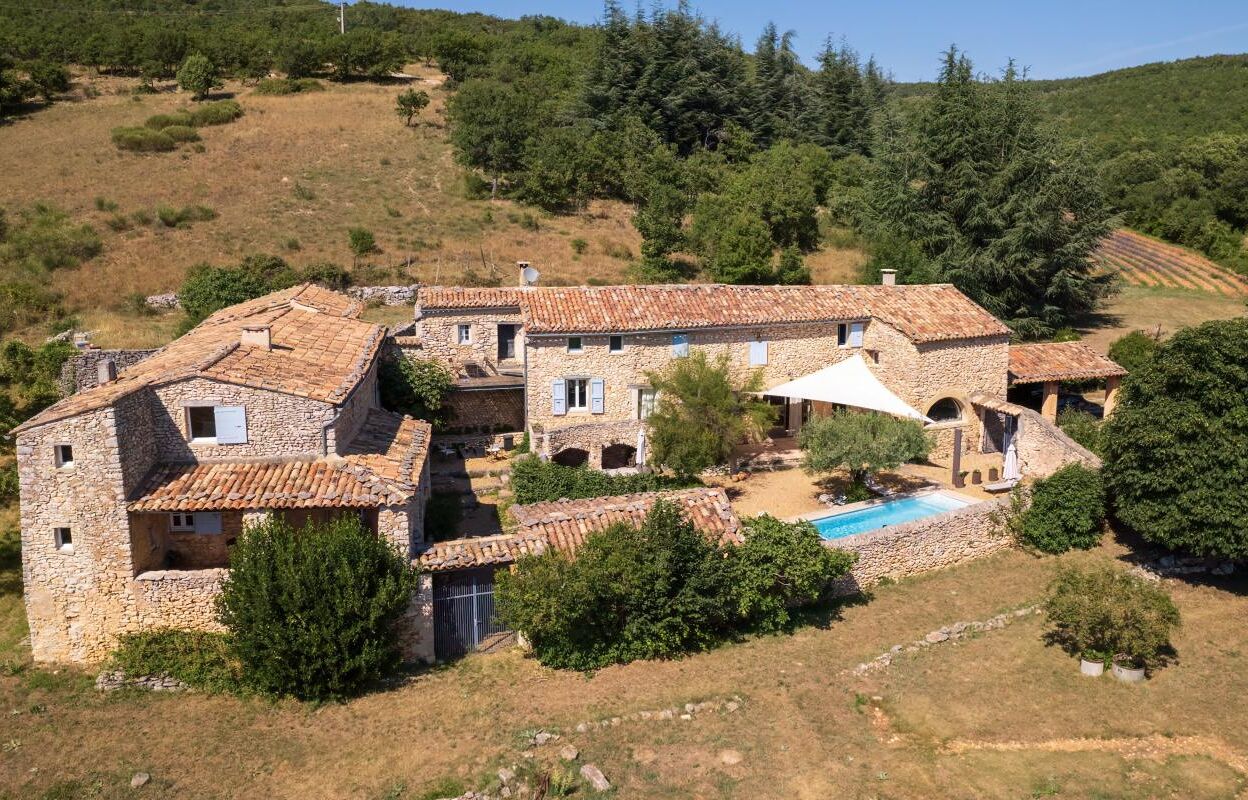 maison 10 pièces 358 m2 à vendre à Simiane-la-Rotonde (04150)