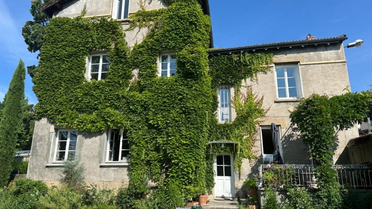 maison 8 pièces 272 m2 à vendre à Saint-Priest-en-Jarez (42270)