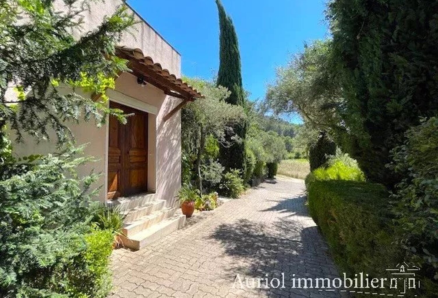 AURIOL - Propriété de 281 m² sur 9 200m² de terrain — photo 1