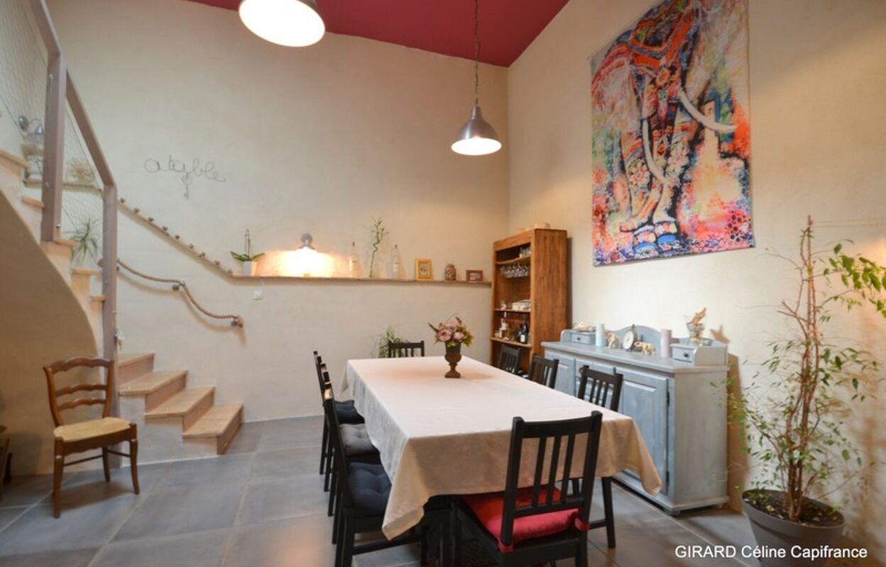 maison 6 pièces 167 m2 à vendre à Cabannes (13440)