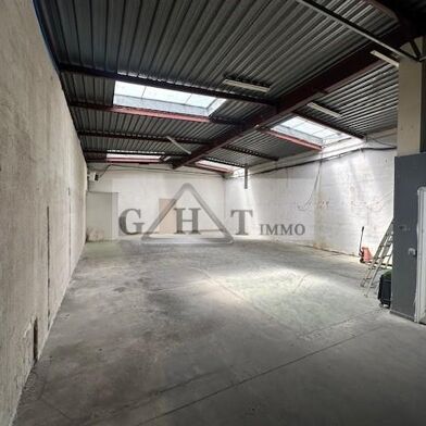 Local industriel 180 m²