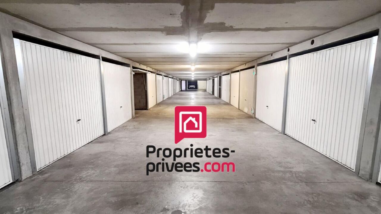 garage  pièces  m2 à vendre à Lyon 8 (69008)