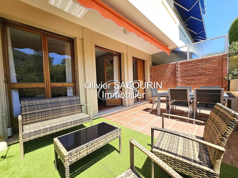 T2 AVEC GRANDE TERRASSE PROCHE DE LA MER — photo 1