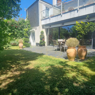 Maison 10 pièces 265 m²