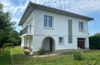 vente maison 211 100 € à proximité de Bougneau (17800)