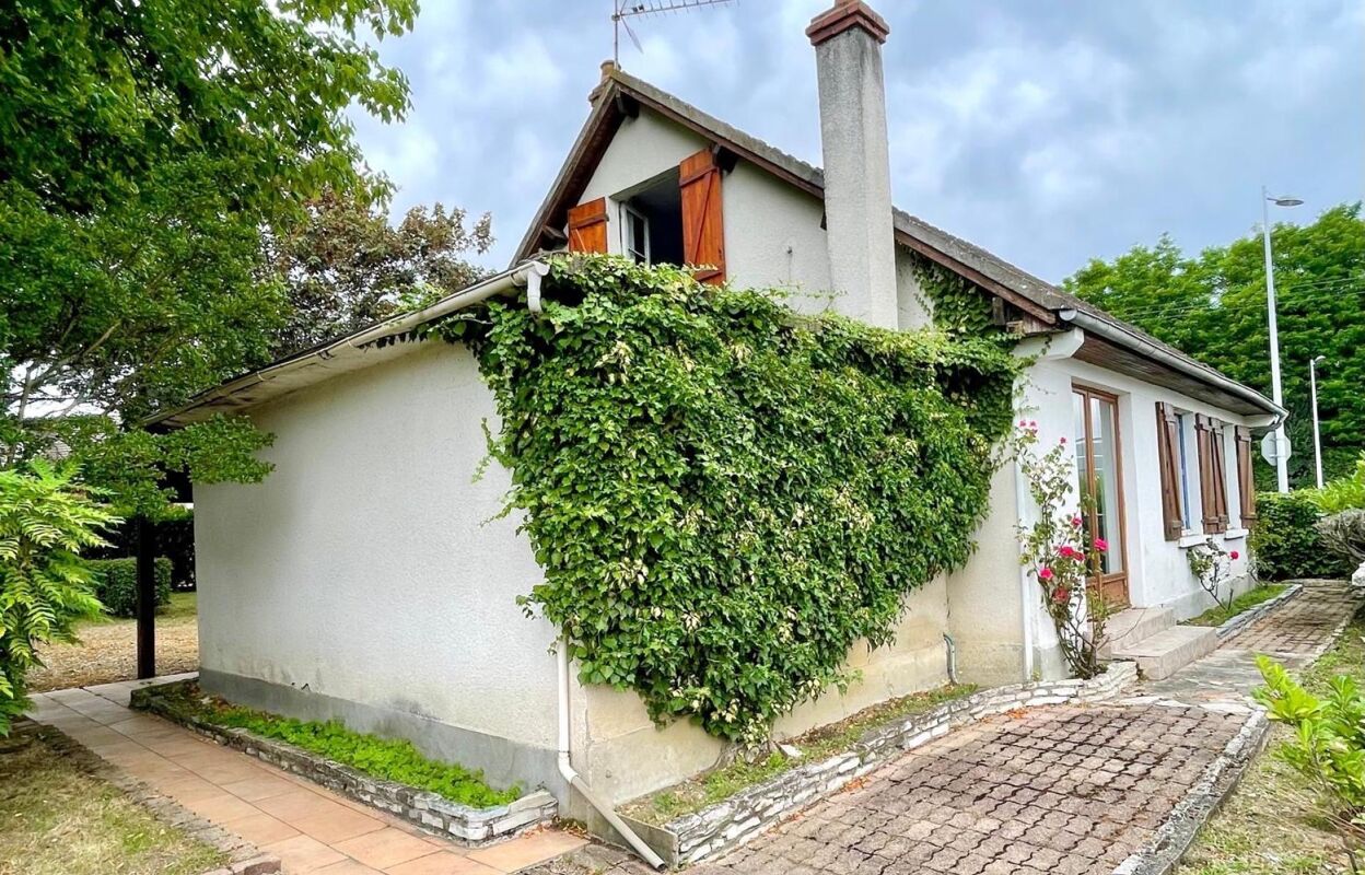 maison 5 pièces 89 m2 à vendre à Saint-Doulchard (18230)