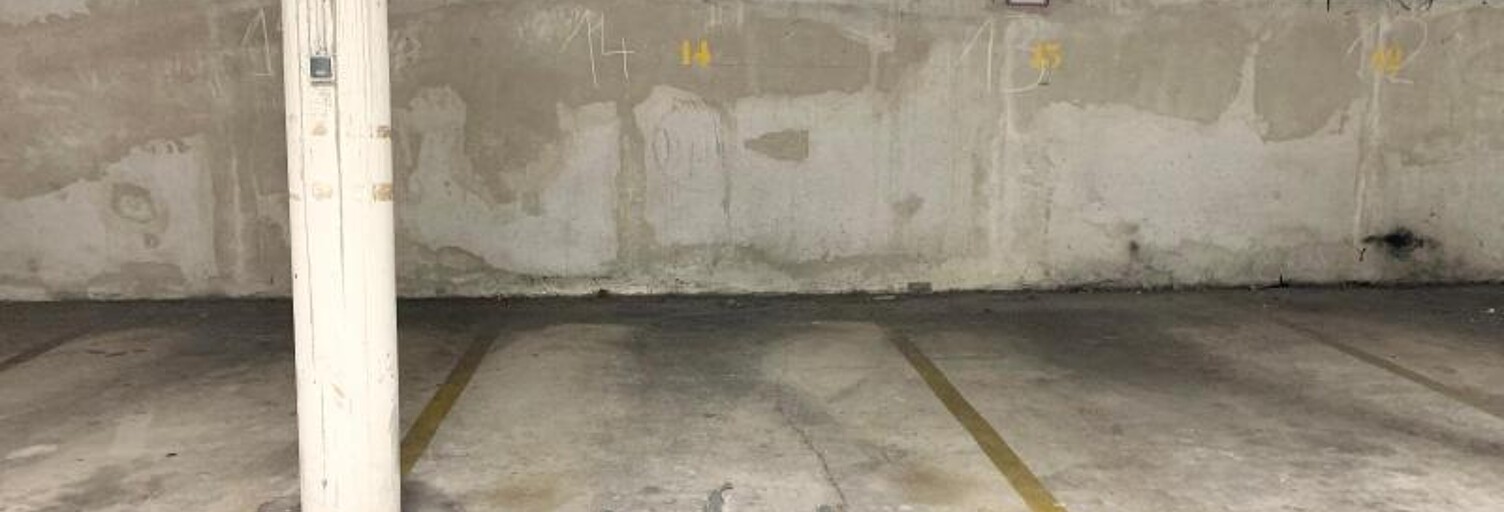 Garage   m² à louer à Tours (37000)