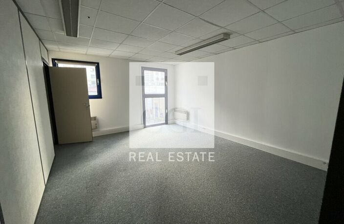 BUREAUX à LOUER — photo 3