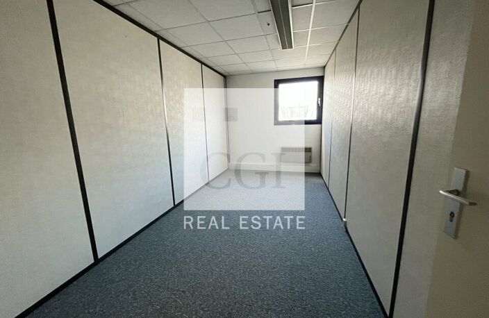 BUREAUX à LOUER — photo 4