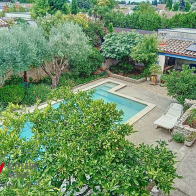 Maison 6 pièces 880000 €