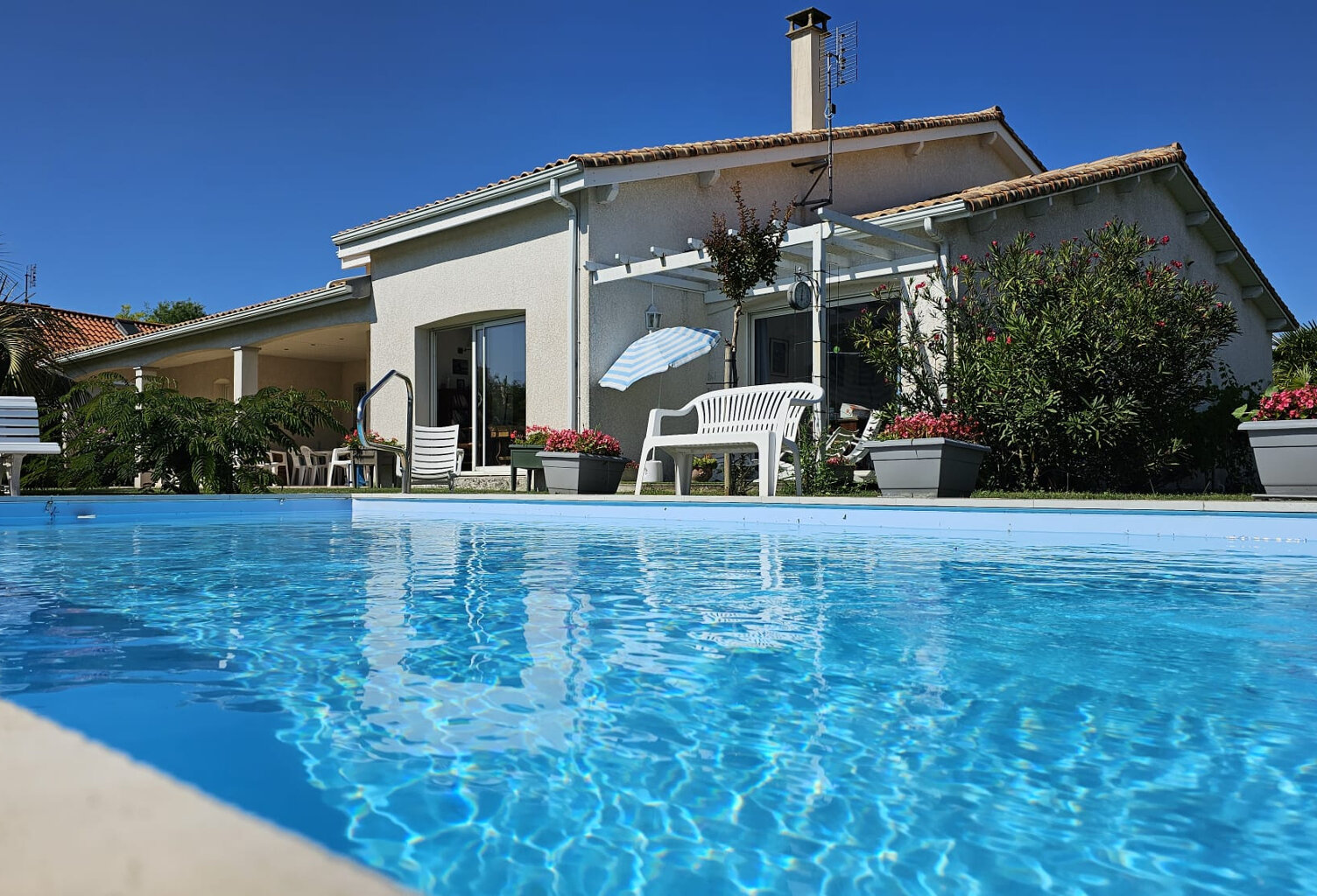 VILLA avec PISCINE — photo 1