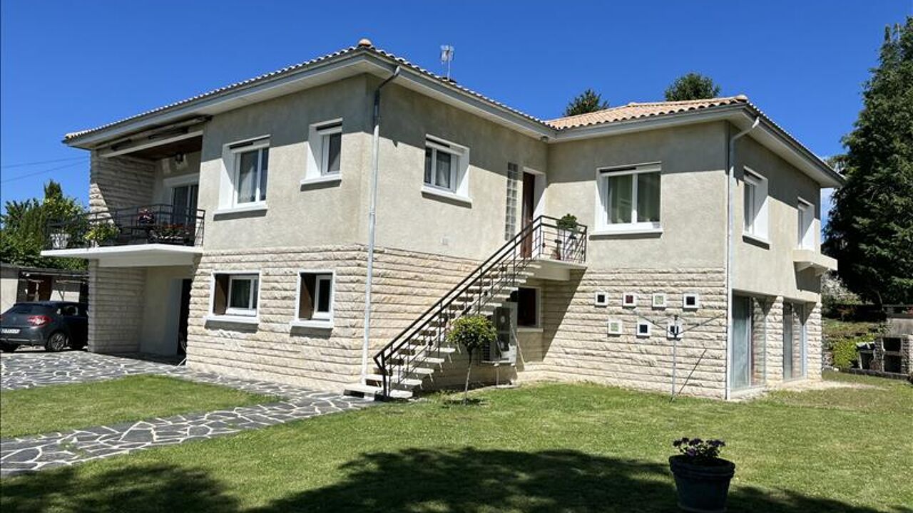 maison 8 pièces 245 m2 à vendre à Barbezieux-Saint-Hilaire (16300)