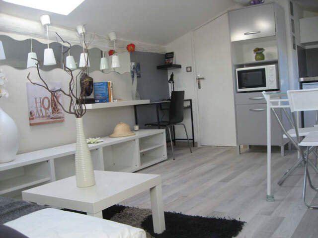 STUDIO AVIGNON  INTRA MUROS — photo du bien