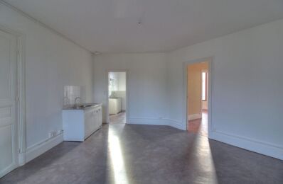 location appartement 570 € CC /mois à proximité de Lorcy (45490)