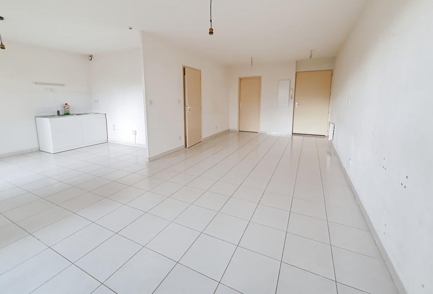 Appartement T2 avec balcon et place de parking — photo 1