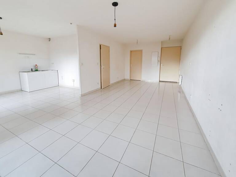 Appartement T2 avec balcon et place de parking — photo 1