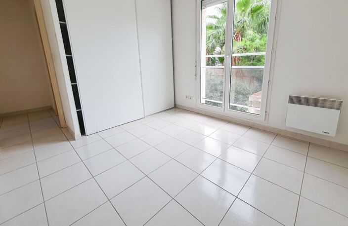Appartement T2 avec balcon et place de parking — photo 4