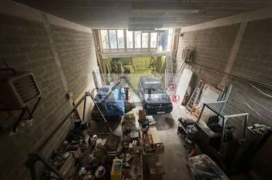 Local industriel  2423 €