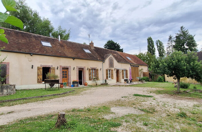 DANS UN HAVRE DE PAIX, CORPS DE FERME DE 175M2, COMPOSEE DE — photo 2