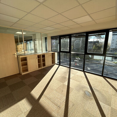 Bureau 105 m²