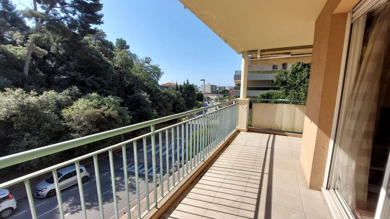 appartement 3 pièces 66 m2 à vendre à Saint-Laurent-du-Var (06700)