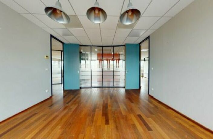 BUREAUX à LOUER — photo 3