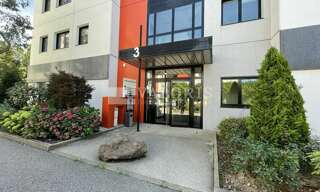 Bureau  1133 m² à louer à Saint-Priest (69800)
