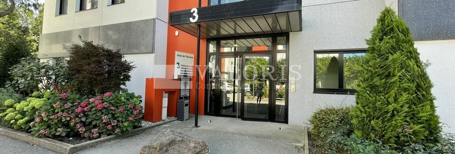 Bureau  1133 m² à louer à Saint-Priest (69800)