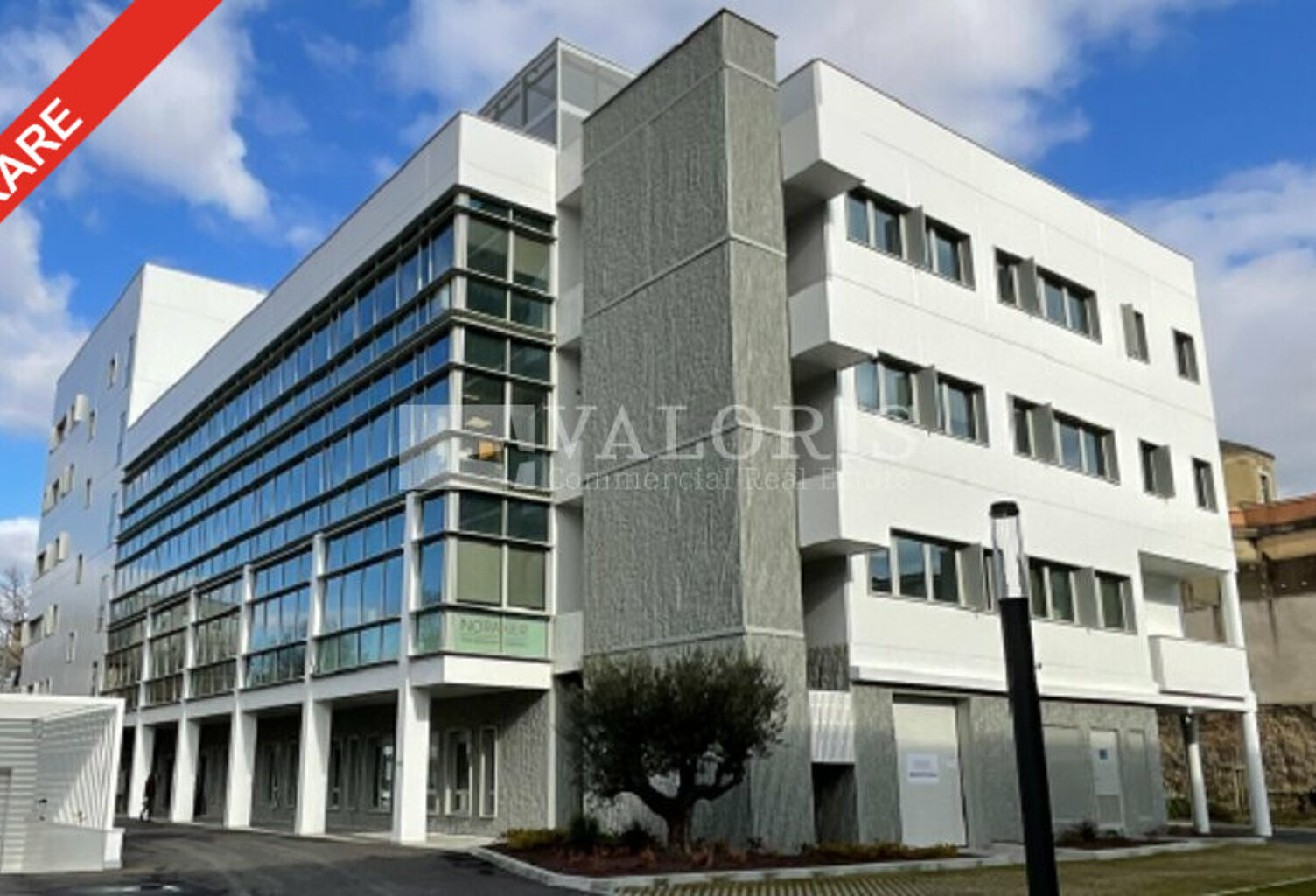 BUREAUX à LOUER — photo 1