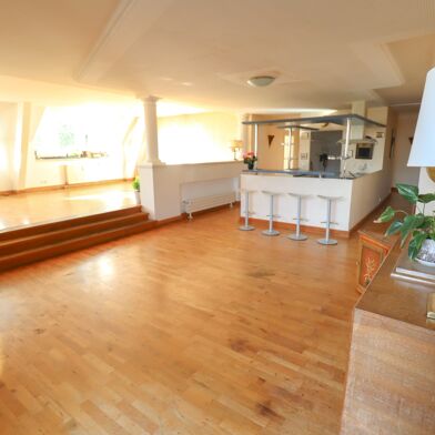 Appartement 6 pièces 200 m²