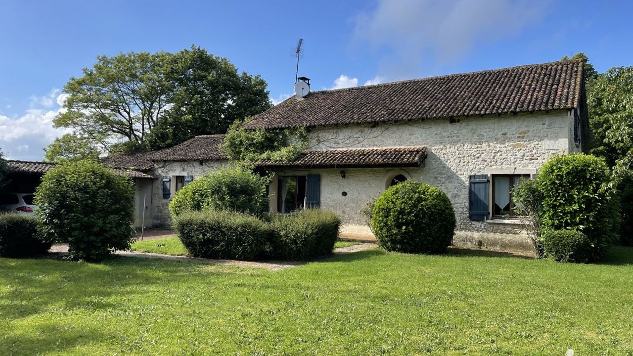 maison 5 pièces 111 m2 à vendre à Saint-Savin (86310)