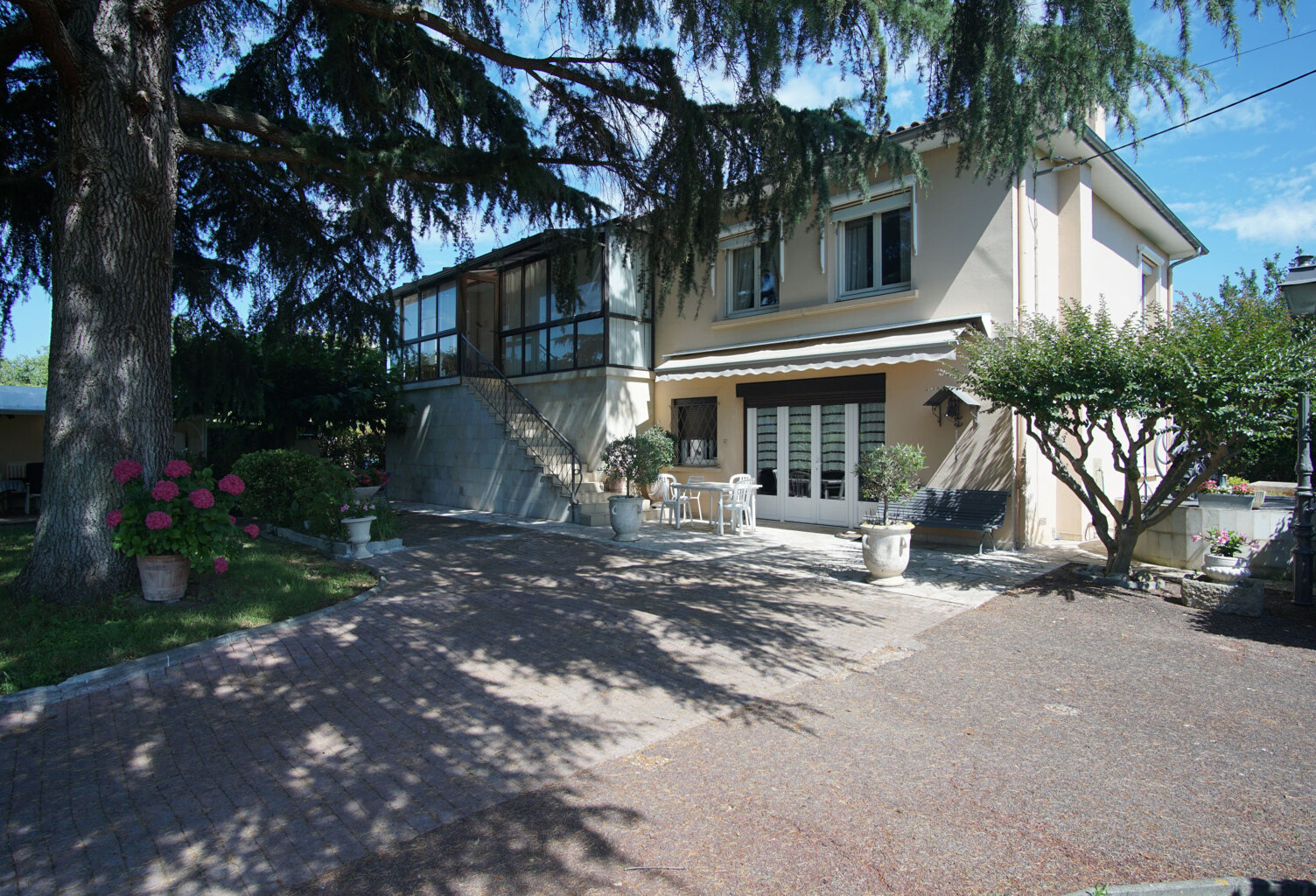 VILLA Basse ville — photo 1