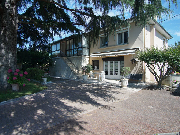 VILLA Basse ville — photo 1