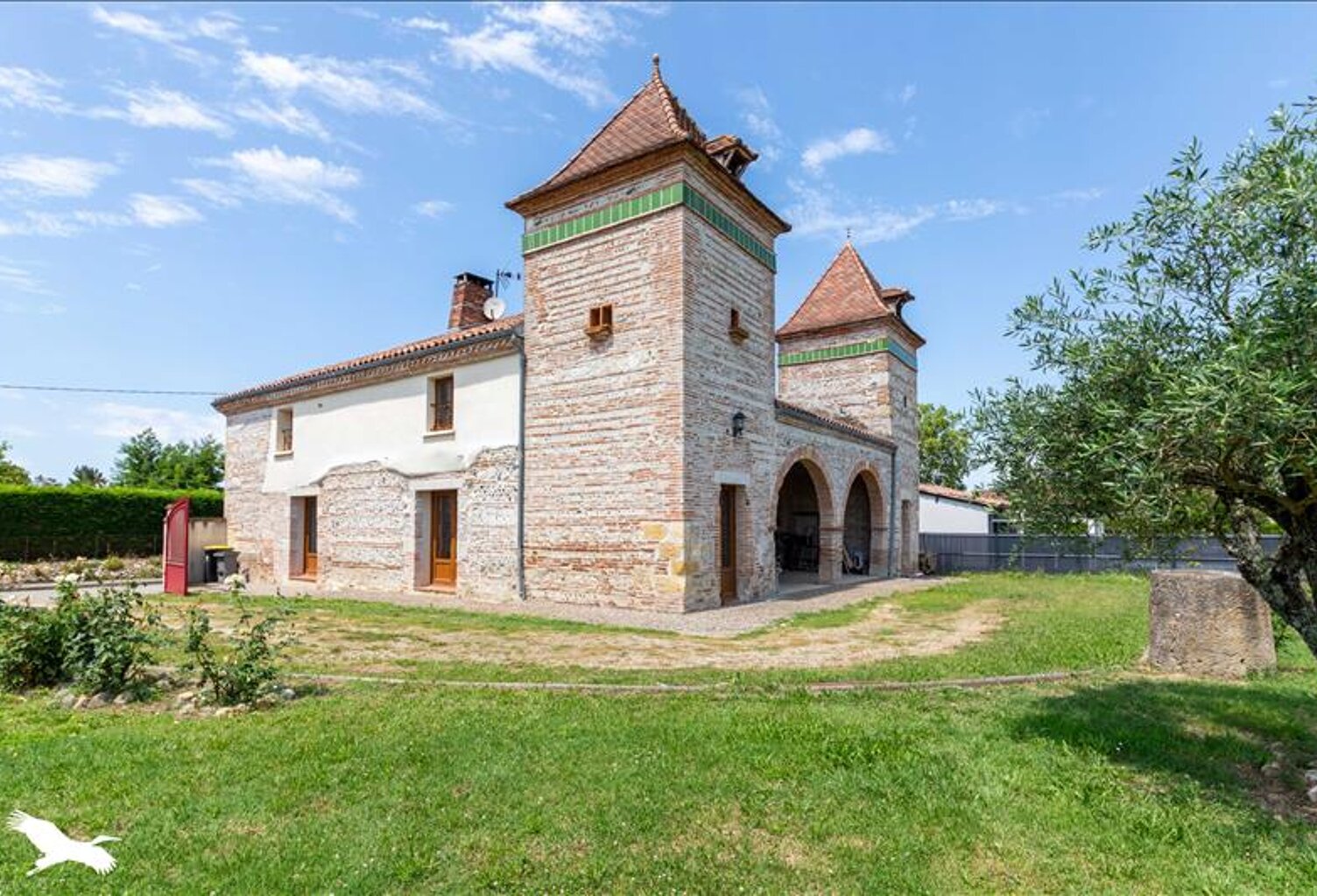 Maison en pierre de 5 pièces principales — photo 1