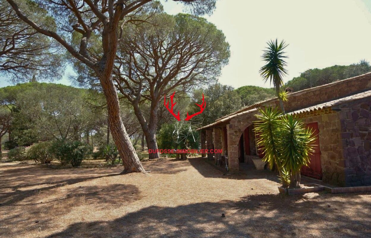 maison 8 pièces 265 m2 à vendre à Roquebrune-sur-Argens (83520)