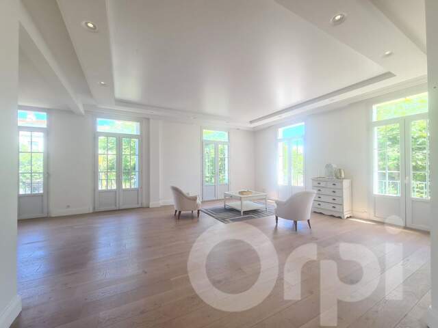 Plein centre, Appartement de standing de 102 m² avec aperçu m... — photo du bien